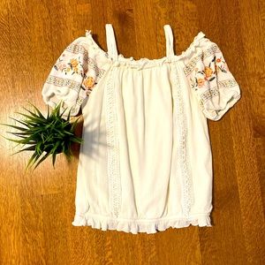 Girls’ Art class shirt